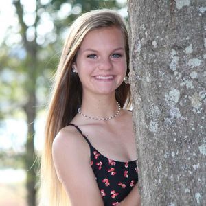 Meet your Posher, Adrenne